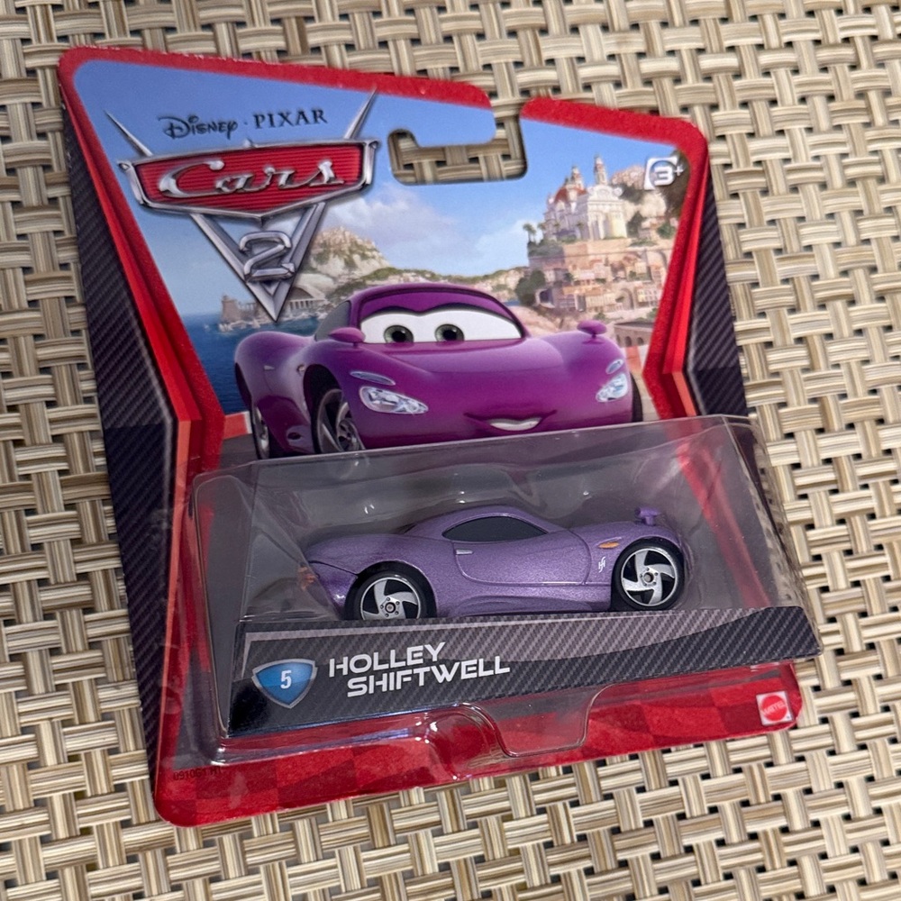 Mattel Disney Cars 2 Holley Shiftwell - Purple
